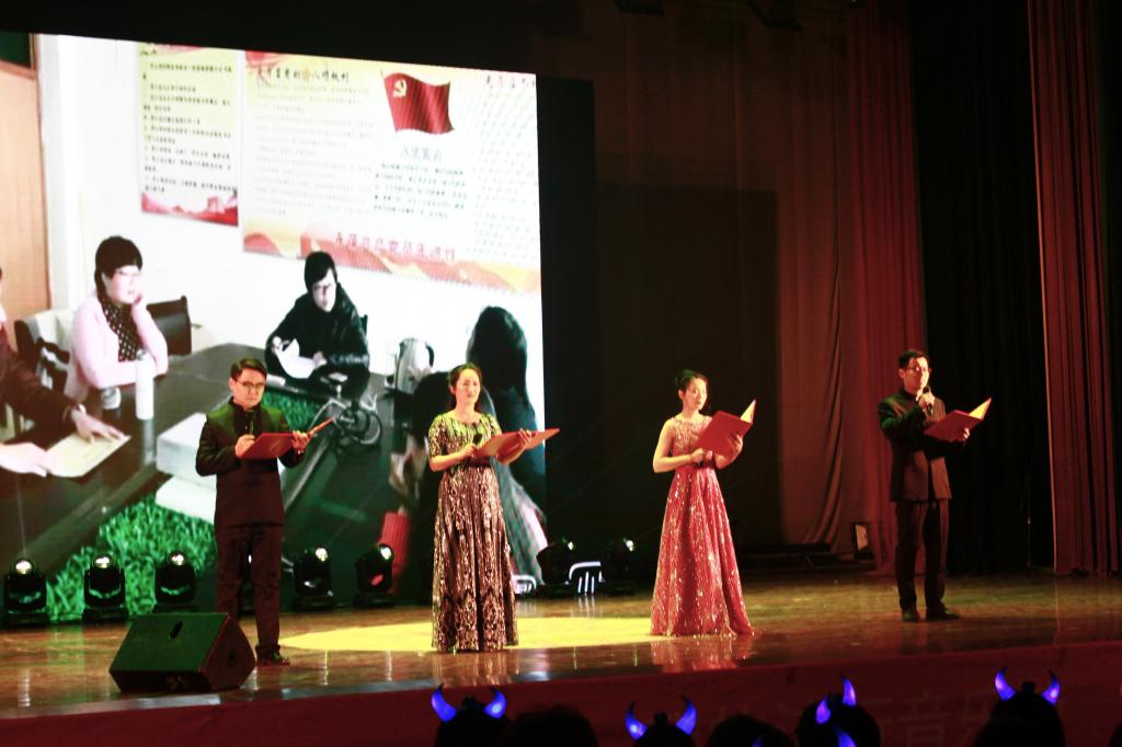 原创配乐诗朗诵《匠心四季》